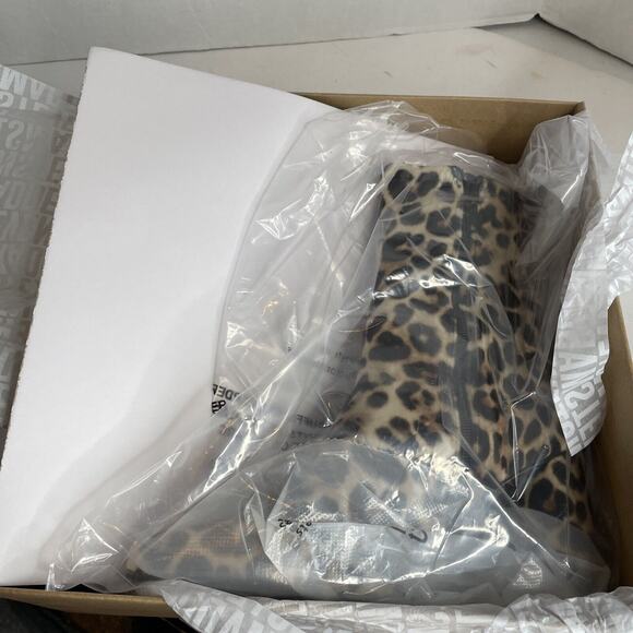 Steve Madden Valyant Leo Velvet Animal Print Pointed Toe Bootie Boots NIB Size 8 - Picture 5 of 10